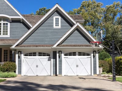 Trusted-Expert-in-Garage-Door-Services-in-Gladstone-MO-garage-door-driveway